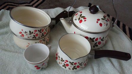 Tea kettle and soup pan