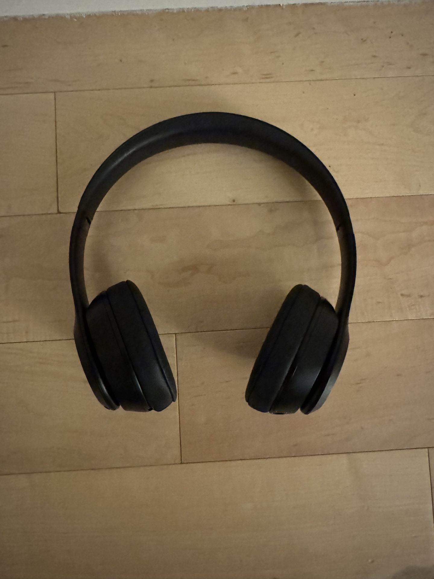 GREAT CONDITION Beats Solo 3