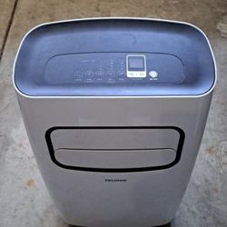 PORTABLE AIR CONDITIONER.... 110V  AIR CONDITION AC UNIT   10.000 BTU LIKE NEW 