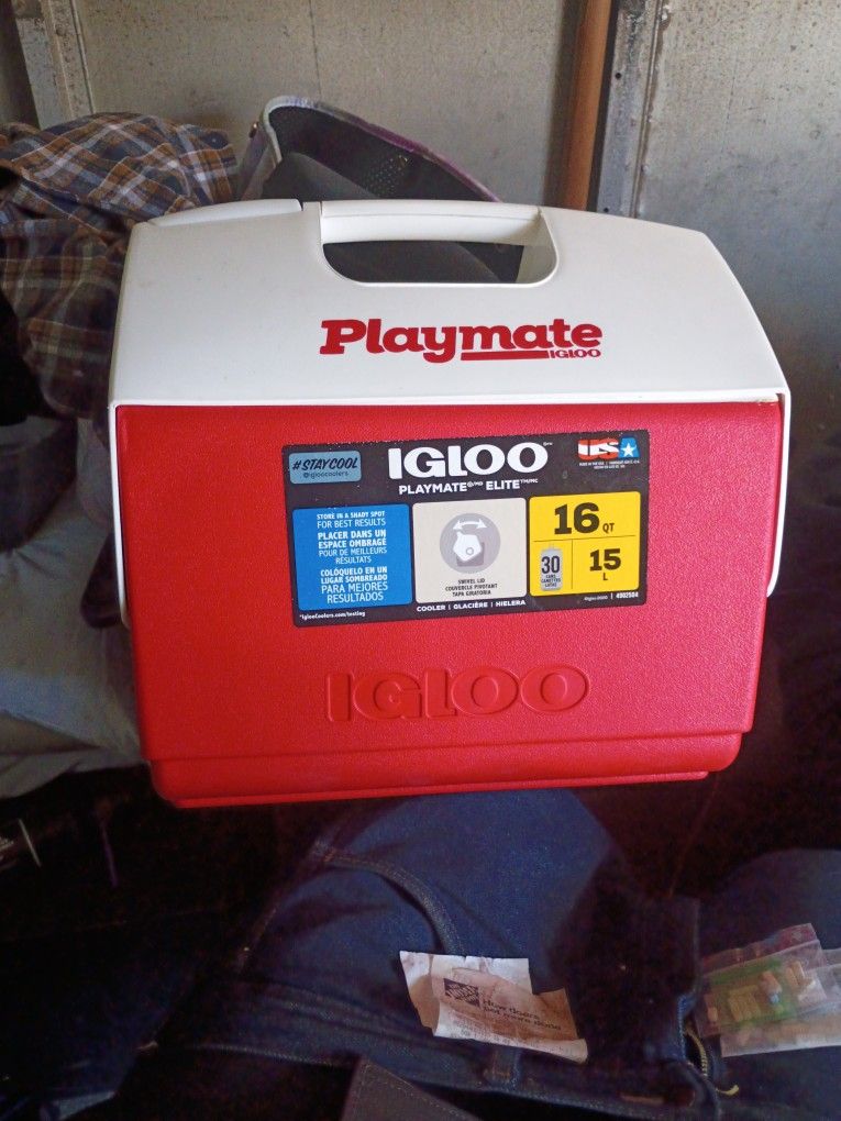 Brand New Igloo Playmate Elite 16 Quart Cooler