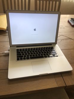 2010/11 MacBook Pro 15 inch 2.66Ghz i7 8GB RAM 500GB Hard Drive Antiglare screen
