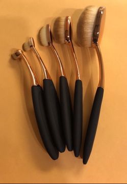 Oval Makeup Brushes