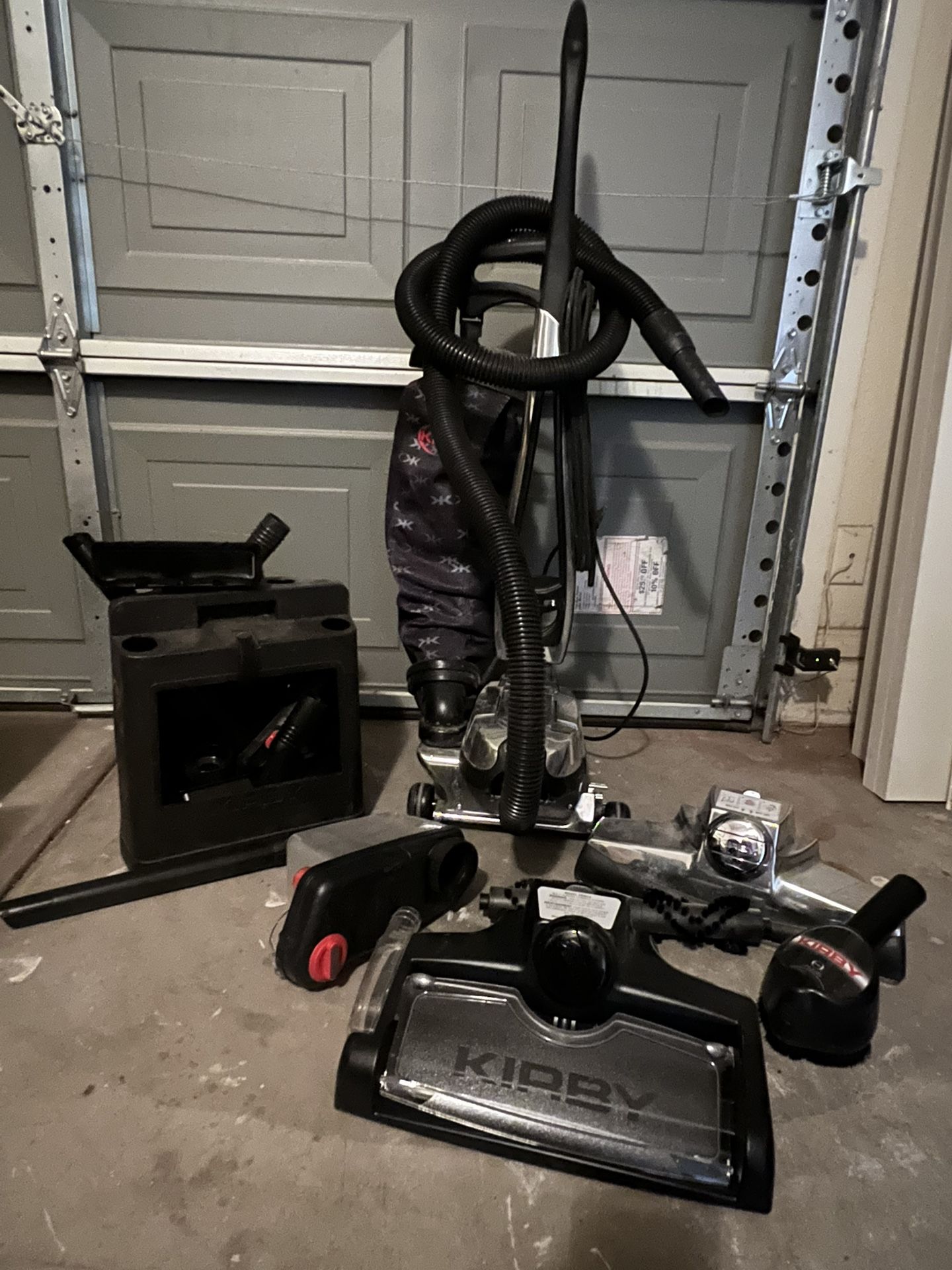 Kirby G100 Vacuum With Attachments