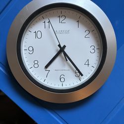 Lacrosse  Technologies WT-3144S Atomic Wall Clock