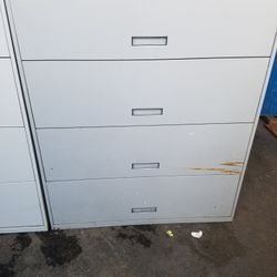 File Cabinet Ligt Gray In Good condition 
