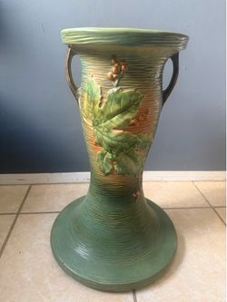 Roseville  pedestal