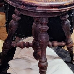 Steinway Piano Chair, Spins, Good Shape. Great For Vanity Tables Or Glass Top Diy Tables Or Pianos