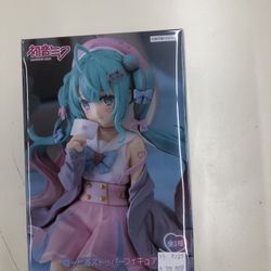 Furyu Hatsune Miku Noodle Stopper Figure