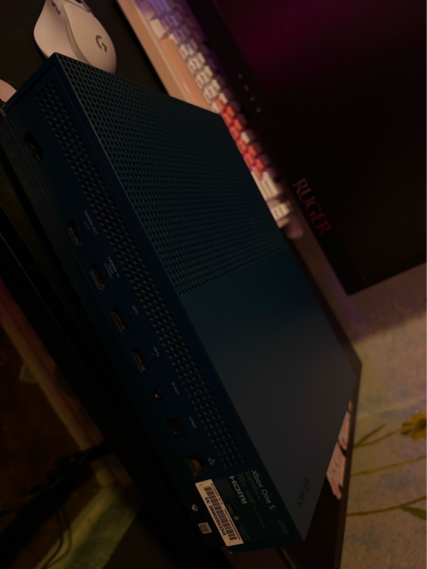 Xbox one s (gears of war edition)