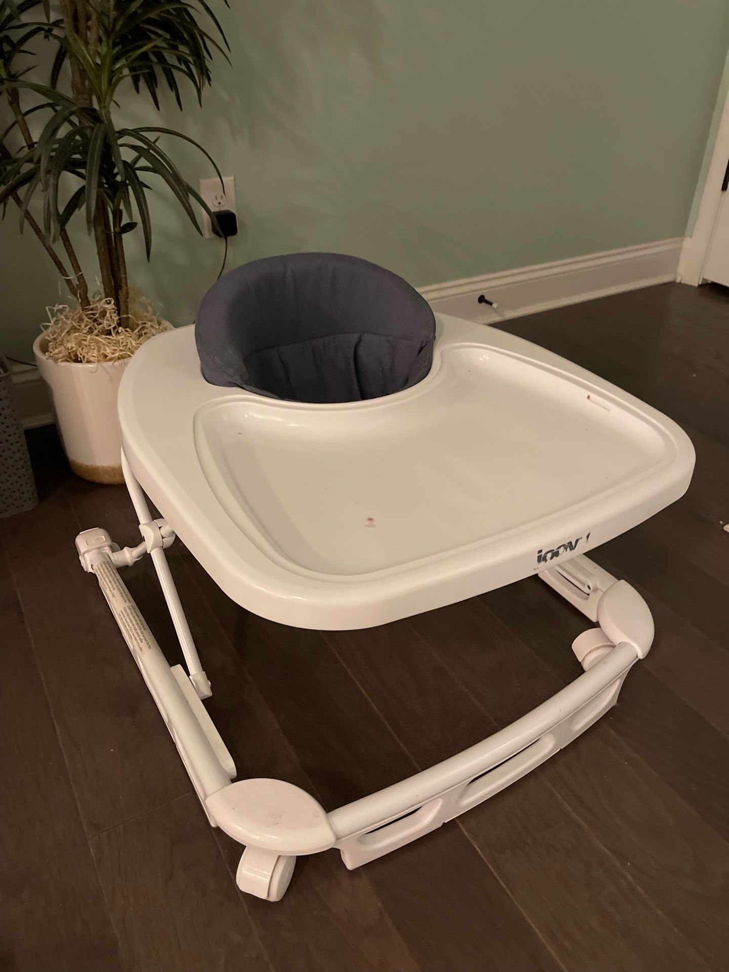 Joovy Spoon B Adjustable Baby Walker