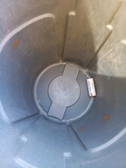 Rubbermaid can