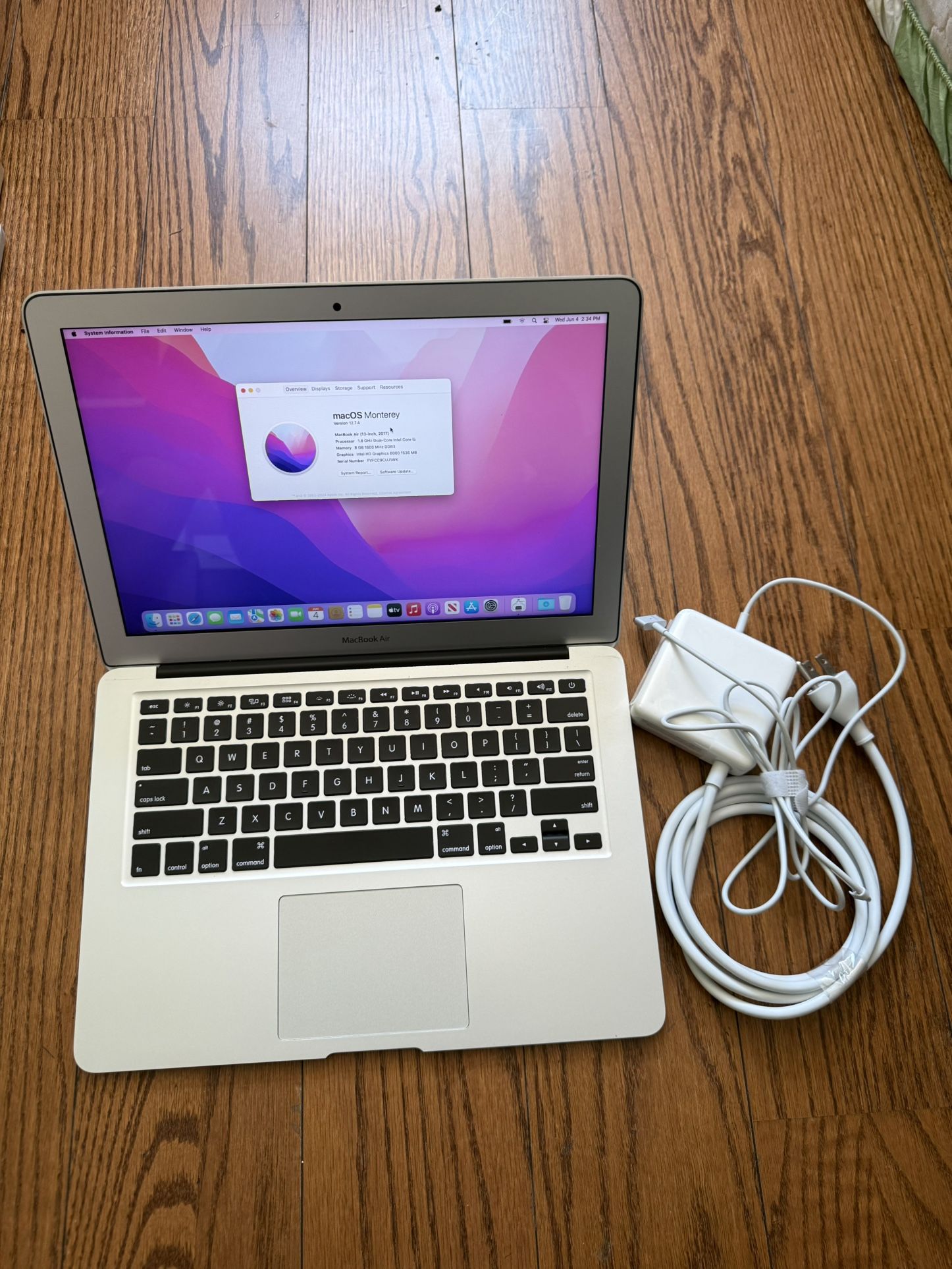 MacBook Air 13” 2017/8GB RAM/128GB SSD/Fully Functional