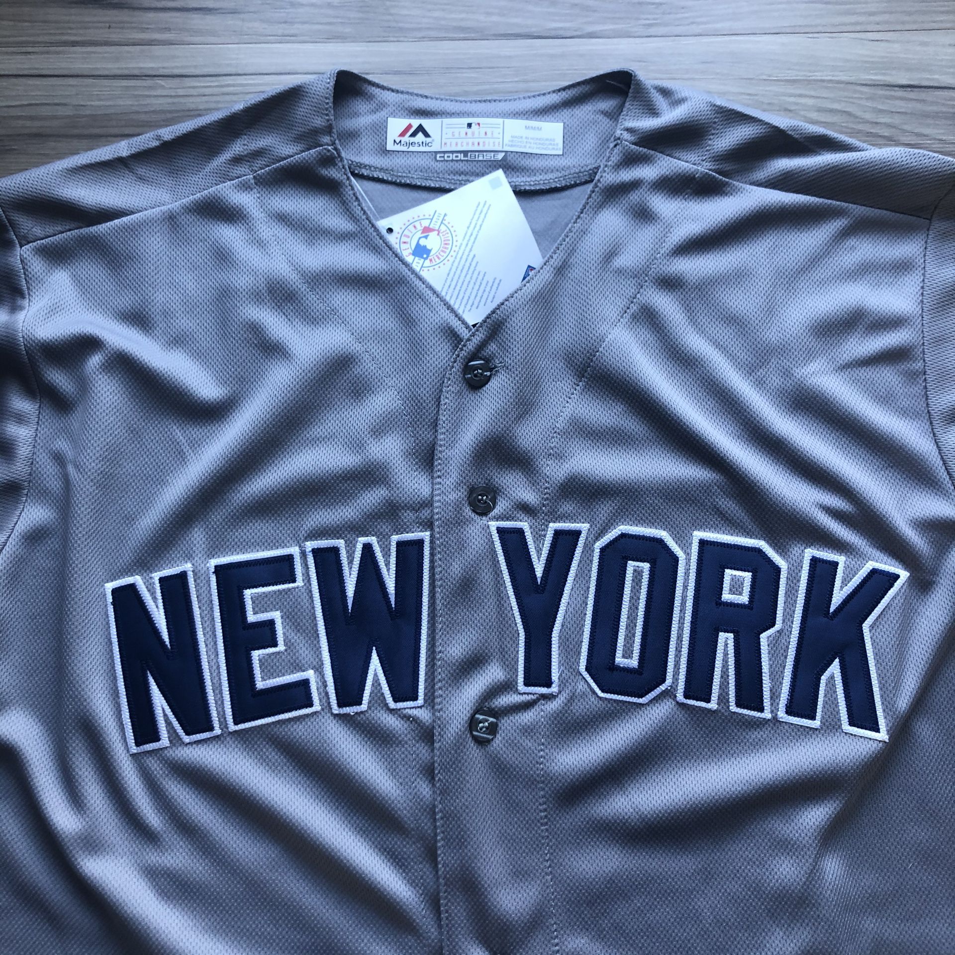BRAND NEW! Aaron Judge #99 New York Yankees Jersey + SIZE LARGE + SHIPS OUT NOW! 📦💨