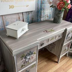 Stunning Desk Vintage Sold Wood