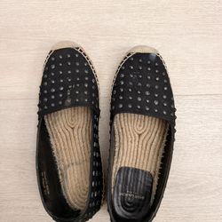 ysl woman shoe size 39