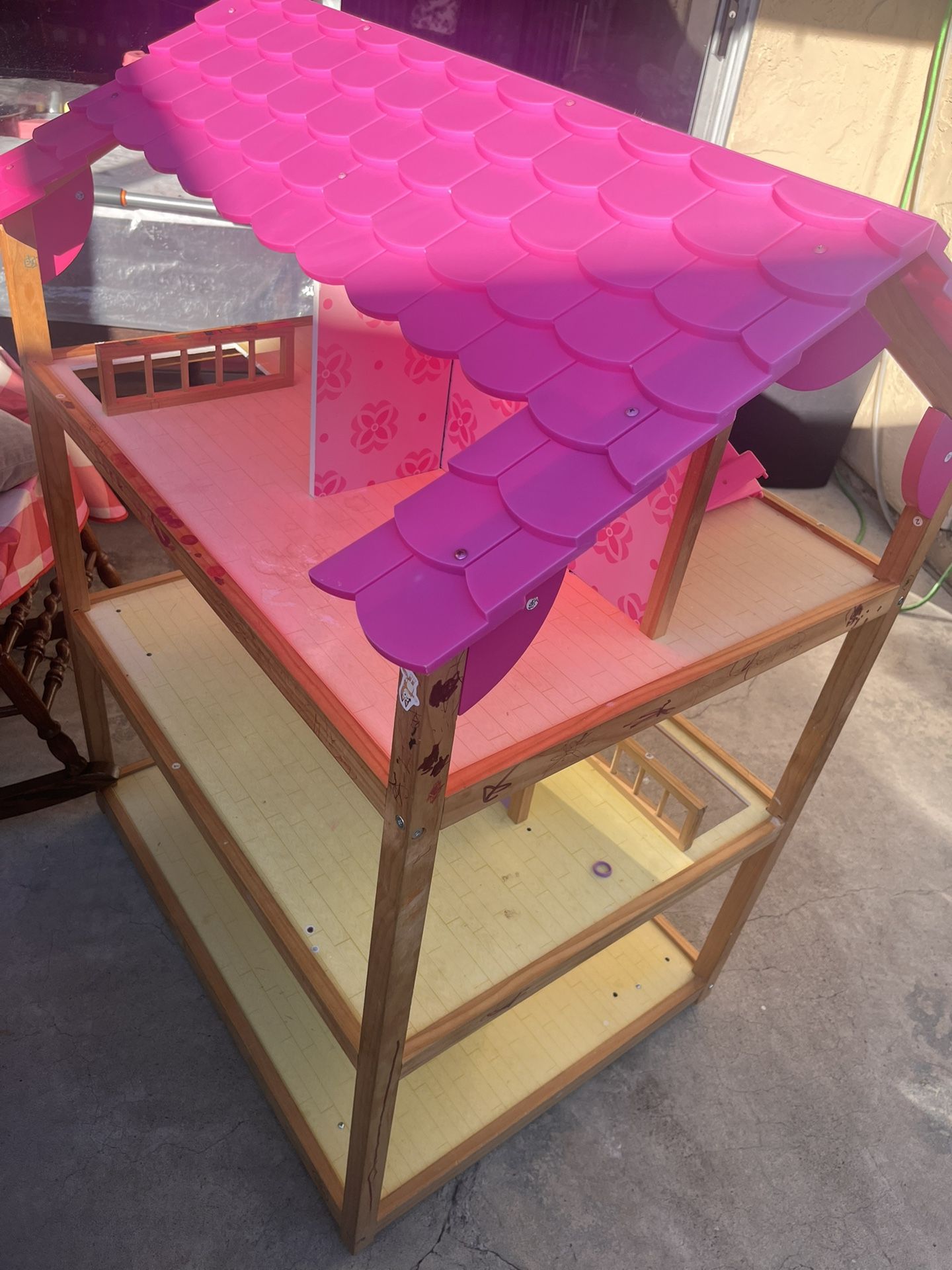 Double Sided Doll House