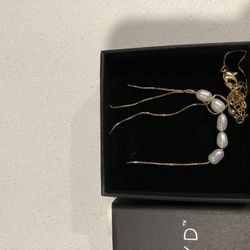 Nic & syd Pearl Necklace. 