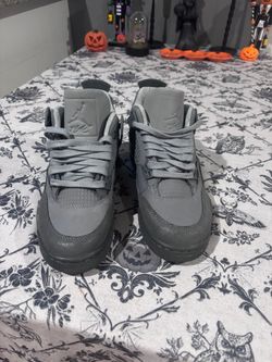 Air Jordan 4 Grey – Size 5Y / Approx. Women’s 6.5