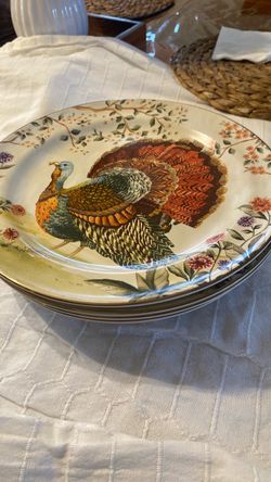 Pottery Barn Thanksgiving Birds Dinner Plates Set