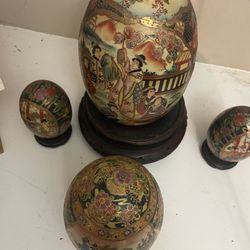 Handpainted vintage Egg collectible 