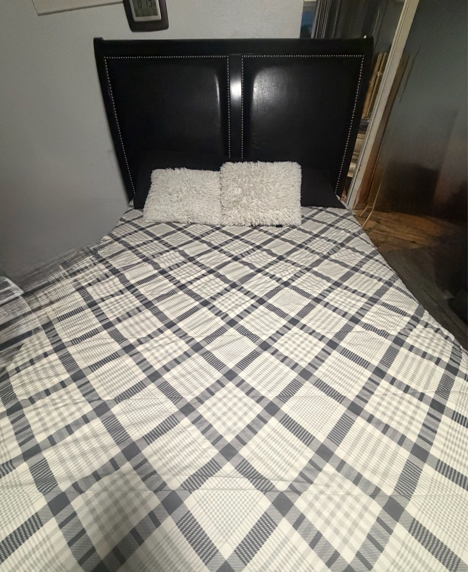 Bed frame Queen