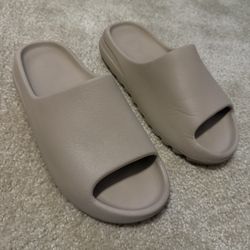 Adidas Yeezy Slide Bone Size 11
