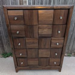 Walnut 5-Drawer Dresser 