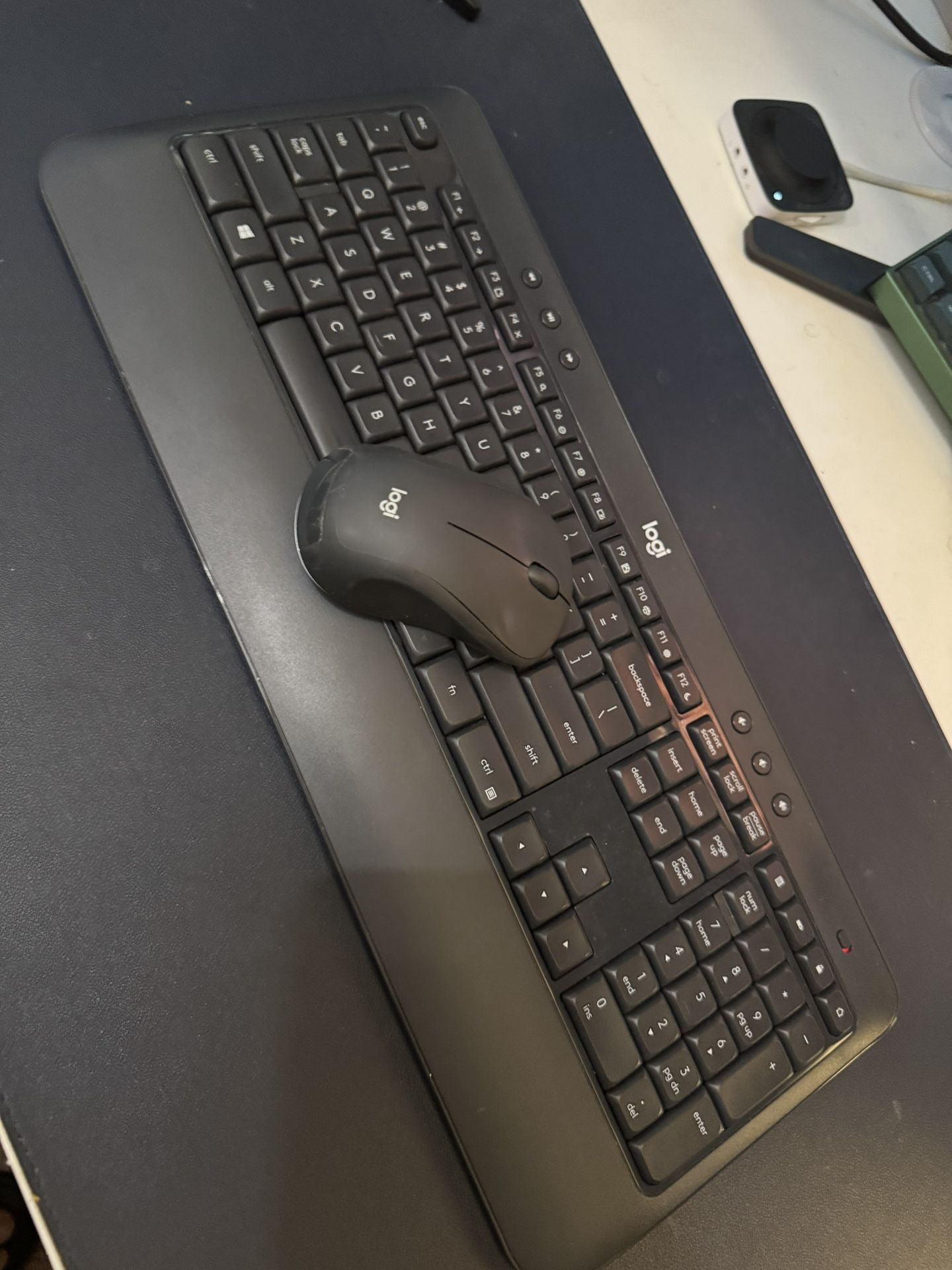 Logitech Wireless Keyboard & Mouse Set