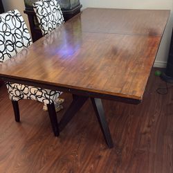 Dining Room Table With Extension And 5 Chairs 