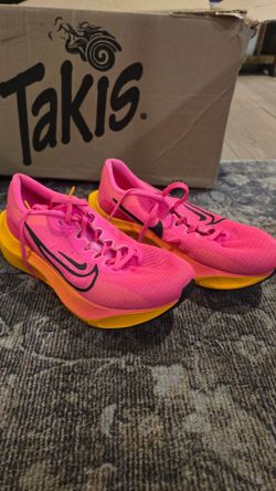 Nike zoom fly hyperpink