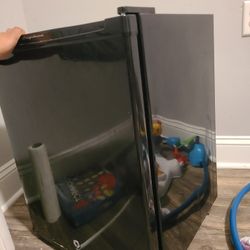 Frigidaire mini fridge