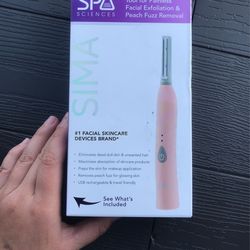 Facial Exfoiation& Peach Fuzz Reamoval