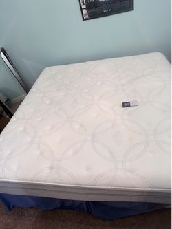 Sleep Number P5 King Bed + Integrated Base & Frame – Excellent Condition
