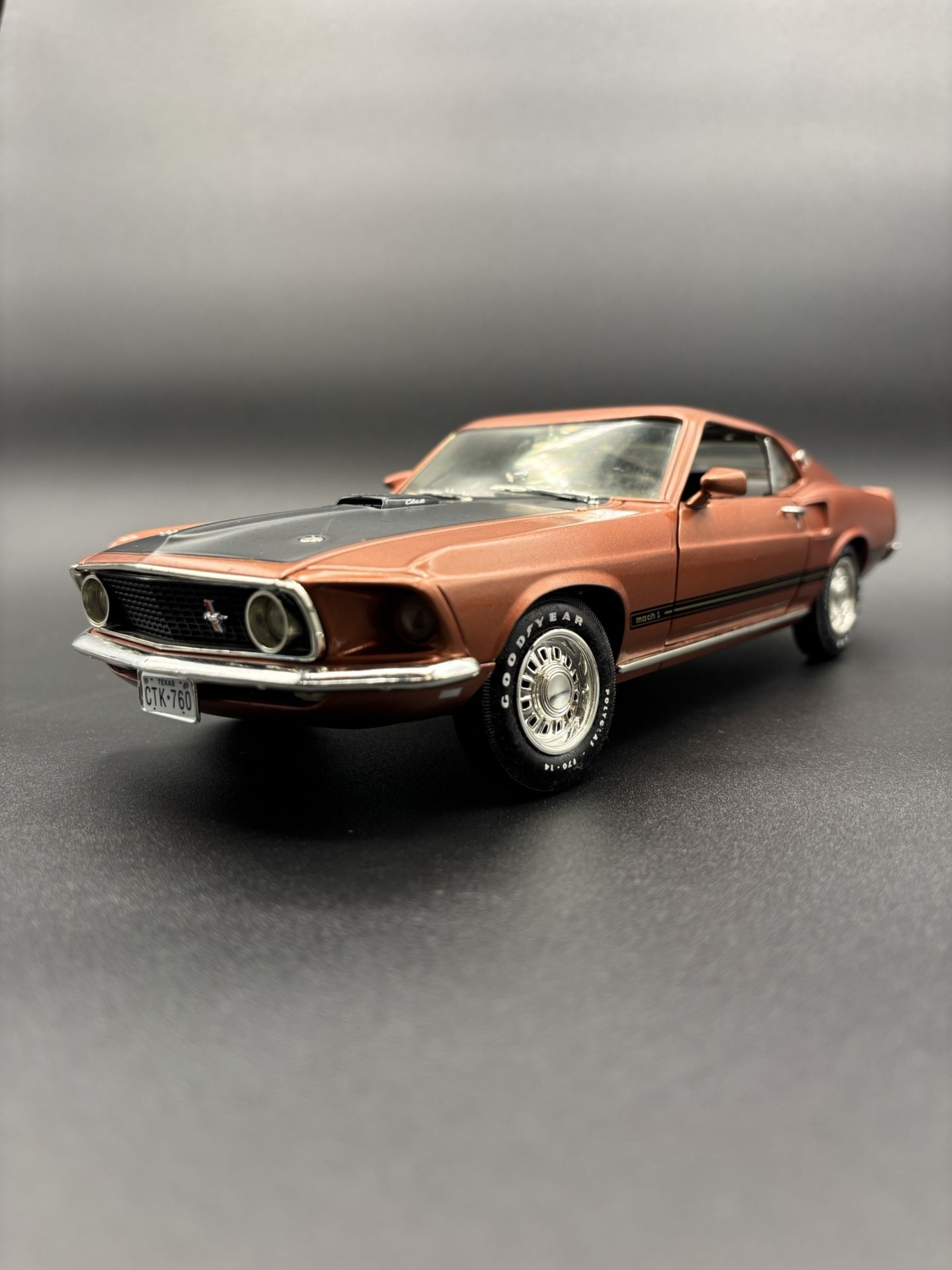 1969 Ford Mustang Mach 1, Copper, 1:18 diecast model car from ERTL