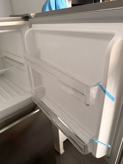 Frigidaire Stainless Steel Top-Freezer Refrigerator
