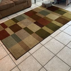 Patterned Area Rug 94 X 59 Inches