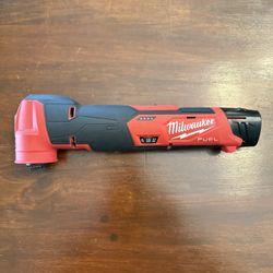 Milwaukee M12 FUEL Oscillating Multi-Tool with Battery