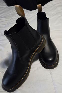 2976 Dr. Martens boots