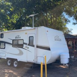 2009 Wave Thor 21ft. Travel Trailer 