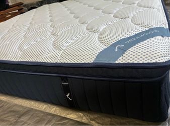DreamCloud Premier Hybrid Mattress – King Size ✨ $450 ONLY!