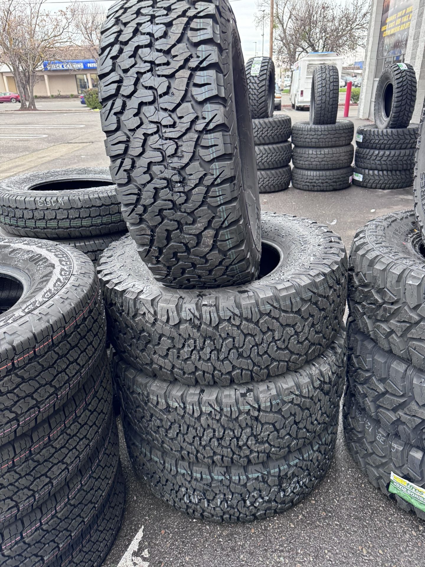 LT315/70R17 SET OF 4 BFGOODRICH KO2 TIRES