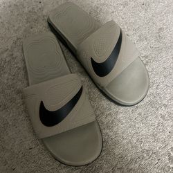 Nike max slides