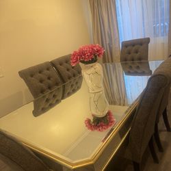 Mirrored Dining Table – Great Deal! 