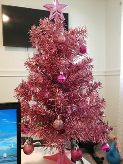 barbie pink tabletop Christmas tree 