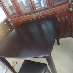 Dinette table And 2 Chairs