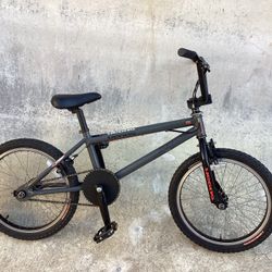 SPECIALIZED UEGNS BMX BIKE