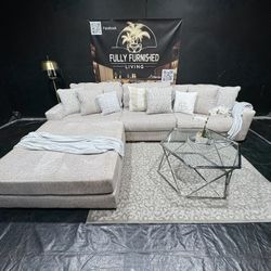 Sectional/couch/sofa, Brand: Ashley Furniture,138x95,Delivery Available 🚚 