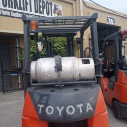 FORKLIFT TOYOTA..#1..WHOLESELERS
