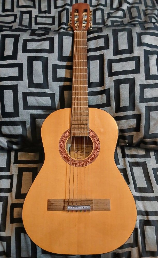 Hohner HC02 1/2 Sized Classical Guitar