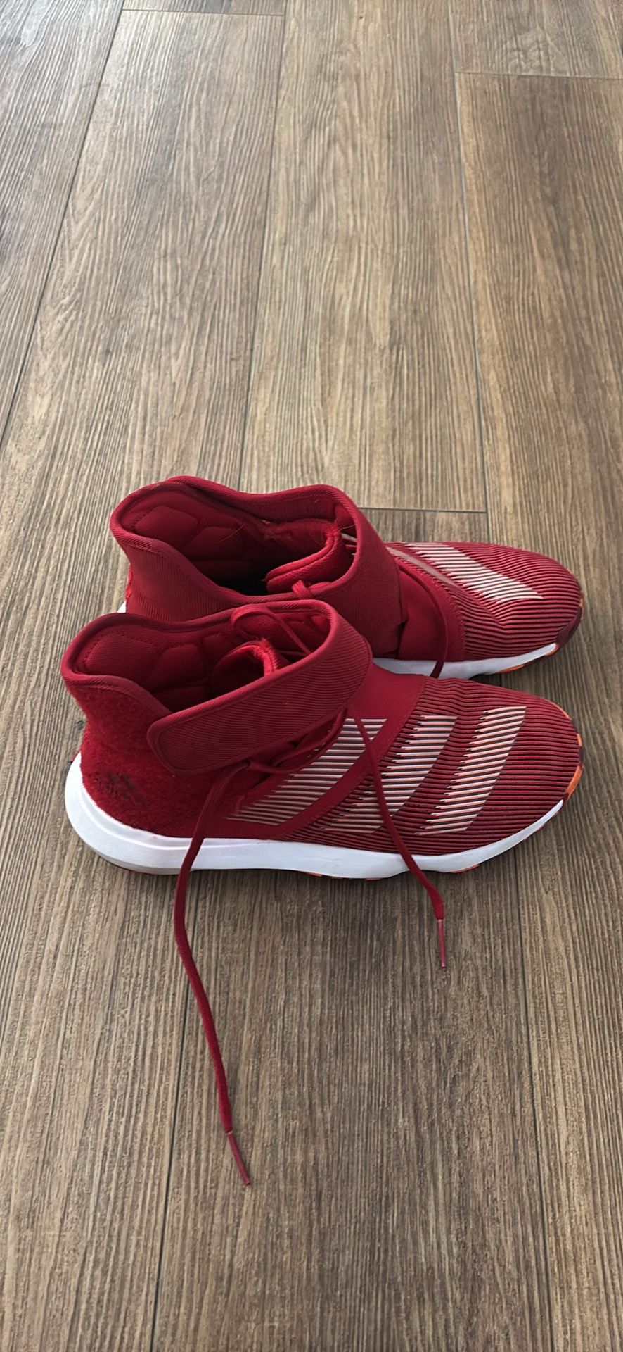 Men’s Size 9 Adidas Harden Basketball Shoes